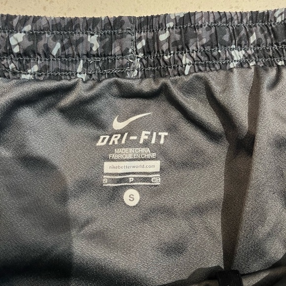 Nike Tempo Running Shorts Size Small - Picture 3 of 4